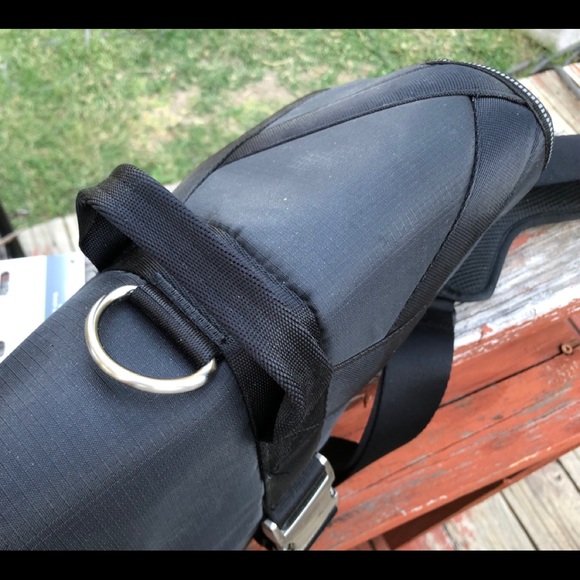 XL/XXL Good 2 Go dog harness. Has never been worn. I waited too long to return. - Picture 5 of 6